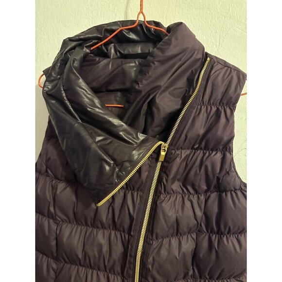 Athleta Downabout Asymmetric Puffer Vest Wild Raisin Maroon No Flaws - Picture 3 of 15